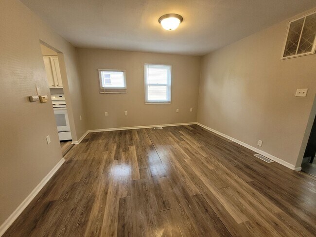 Photo - Cozy two bedroom home, pet friendly!