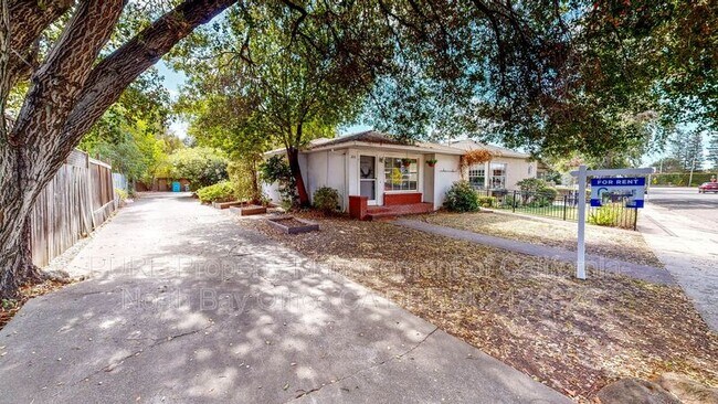 Photo - 210 Ridgway Ave