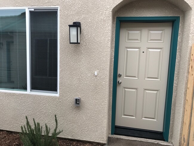 Building Photo - 3077 Bright St Rental