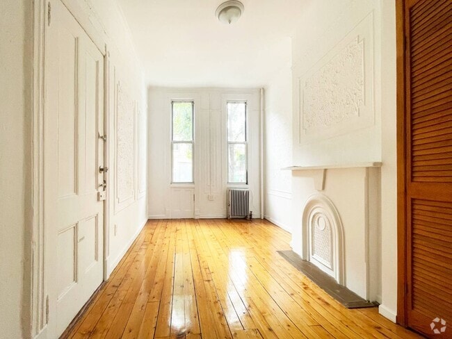 Building Photo - 155 India St Rental