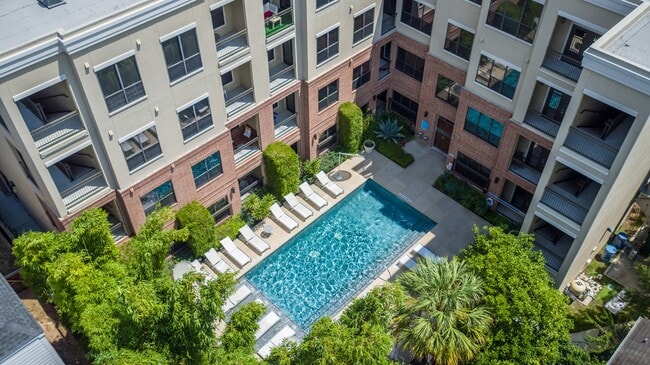 Building Photo - City Place Montrose