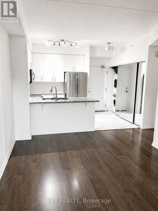 Photo - 1284 Gordon St