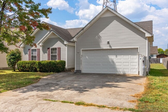 Photo - 3 Bedroom Home For Rent Near St. B Area!