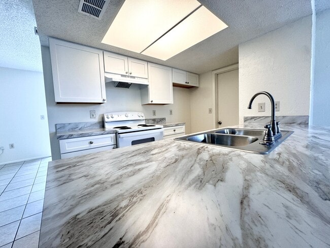 Photo - 4116 62nd St W