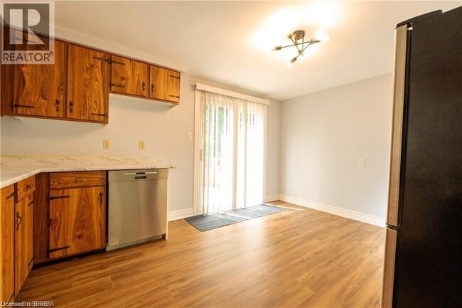 Photo - 327 Cole Rd