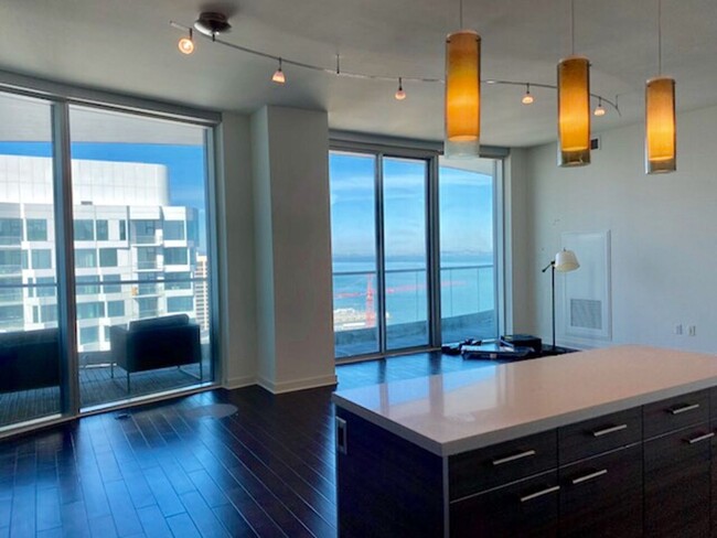 2BR/2BA 41th Floor at Infinity! VIEWS! Hug... - 2BR/2BA 41th Floor at Infinity! VIEWS! Hug... Condo