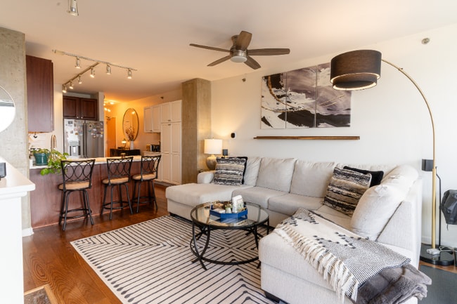 Photo - 1212 N Wells St Unit 1406