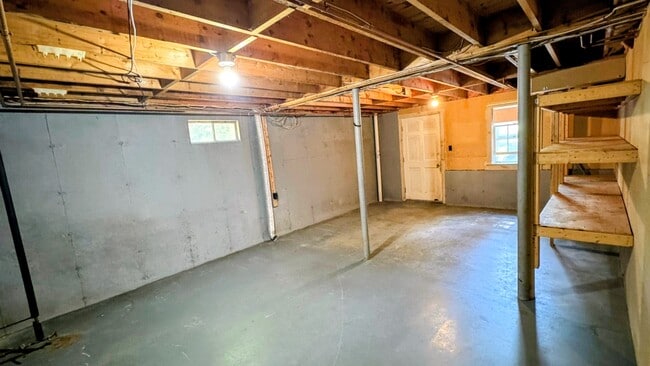 38 Diamond Dr
