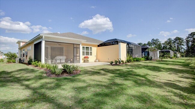 125 Parrot Ave