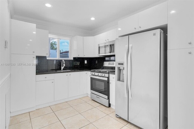 Photo - 201 SW 51st Ct Unit 2