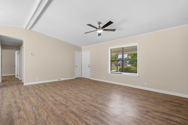 Photo - 118 Hope Ln