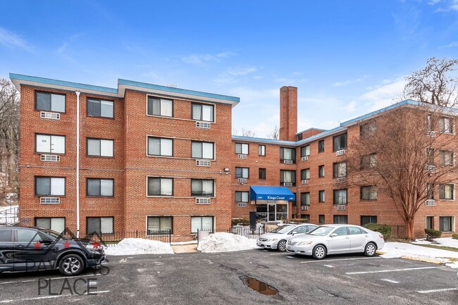 Photo - Spacious condo with Water included and Parking!!!