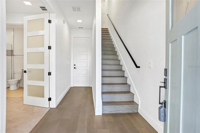 Photo - 212 E Pineloch Ave