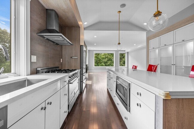 Photo - 235 Rawson Rd Unit PH3