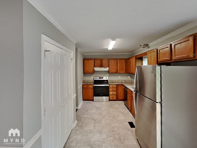 Photo - 204 Dovewood Ln