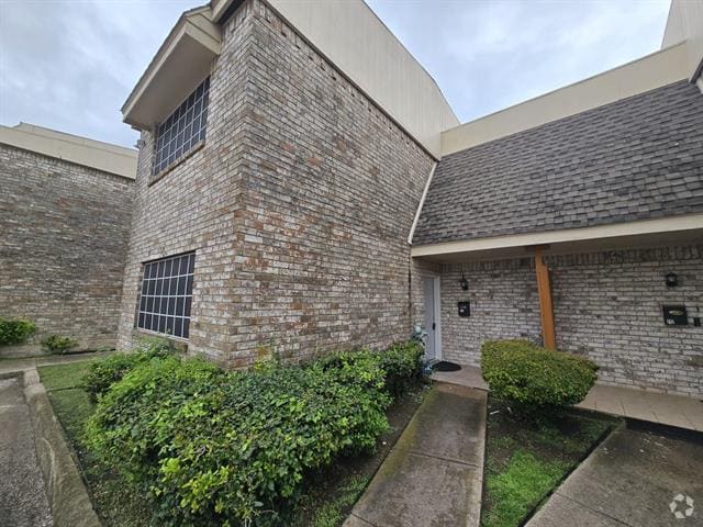 Building Photo - 214 Village N Dr Rental