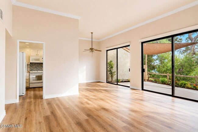 Photo - 32355 Saddle Mountain Dr