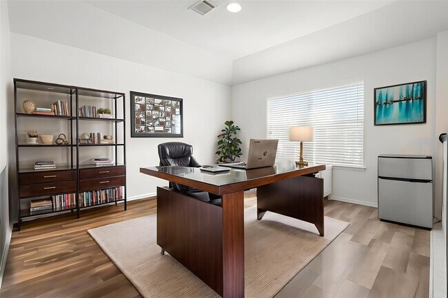 Photo - 6407 Hillock Ln