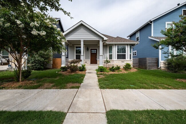Gracious 2 Bedroom, 2 Bath Home in Goodnig... - Gracious 2 Bedroom, 2 Bath Home in Goodnig...