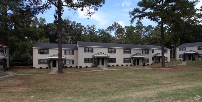 Bradsford Apartments