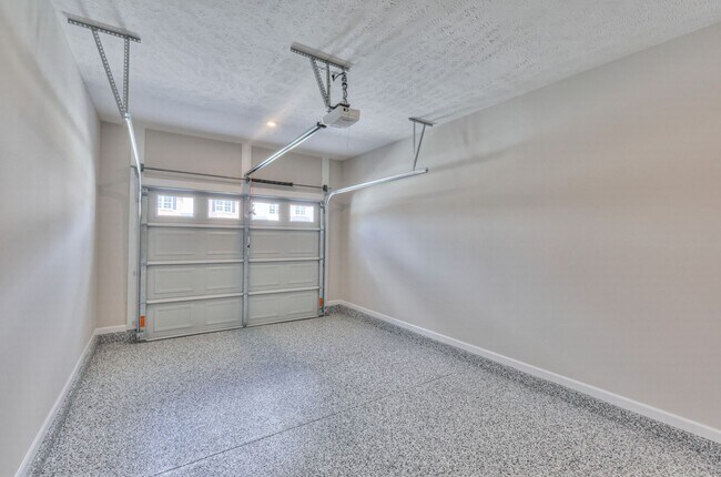 Photo - HALF OFF MOVE IN SPECIAL....BRAND NEW Luxury Townhome in Tullahoma!!