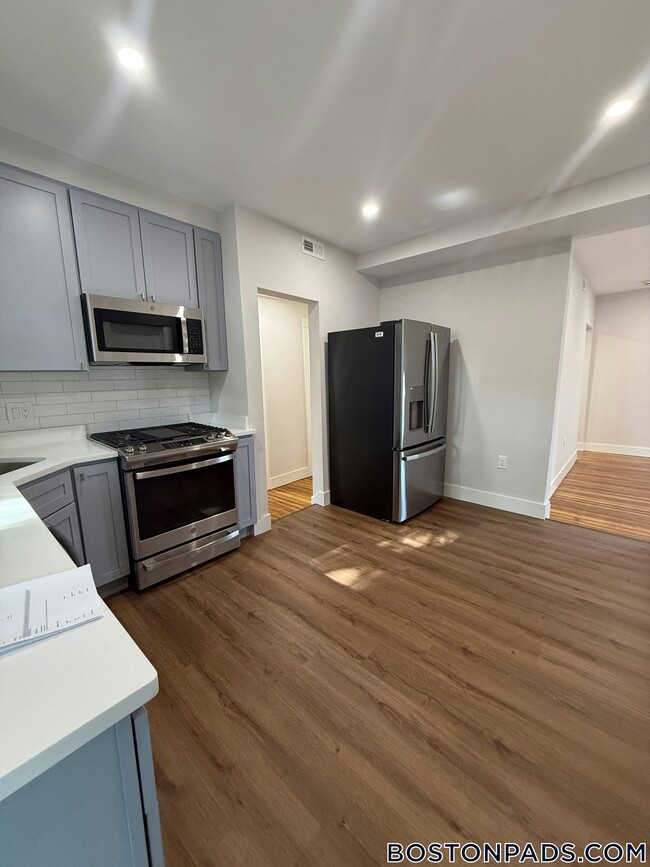 Photo - 147 E Cottage St Unit 1