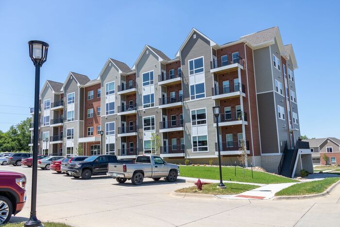 $1,350 | 1 Bedroom, 1 Bathroom | Pet Frien... - $1,350 | 1 Bedroom, 1 Bathroom | Pet Frien...