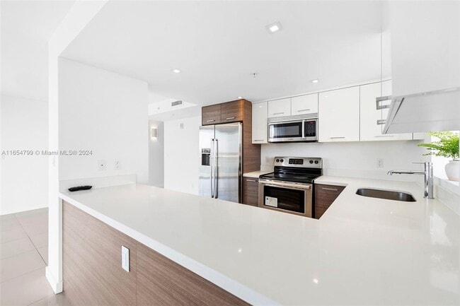 Photo - 9901 E Bay Harbor Dr Unit #503