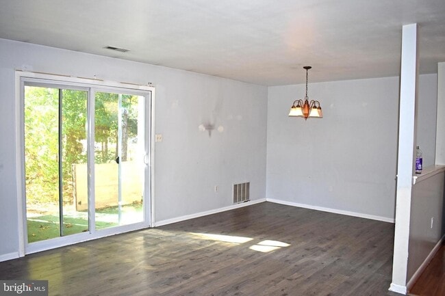 Photo - 27 Pin Oak Ln