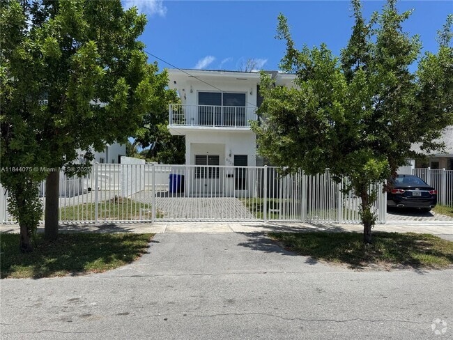 Building Photo - 6323 NW 1st Pl Rental