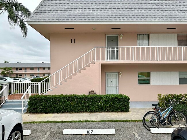 Photo - 18081 SE Country Club Dr Unit 101