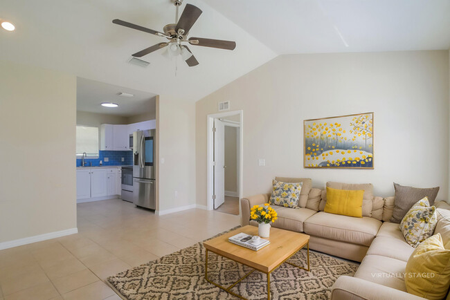 Photo - 1115 N Brevard St