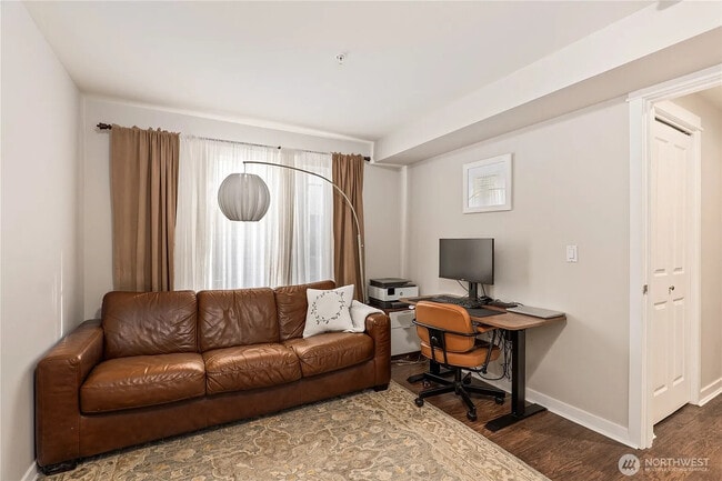 Photo - 622 6th Ave W Unidad 302