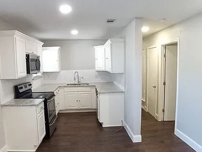 Photo - 220 S Shore Pl