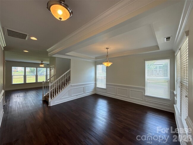 Photo - 1019 Dunhill Ln