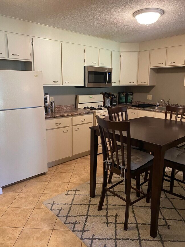 Photo - 6 Knights Bridge Dr Unit 103
