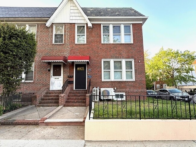 39-47 50th Avenue Unit 2nd Fl. - 39-47 50th Avenue Unit 2nd Fl. Apartment