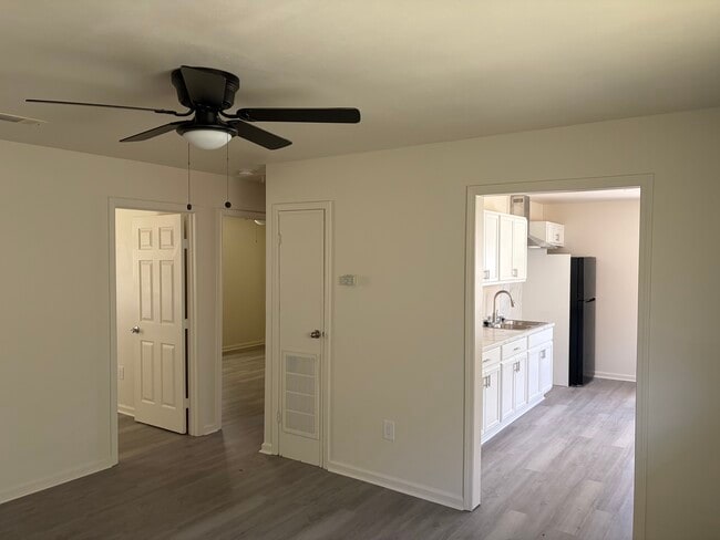 Photo - 4865 Beechwood Dr