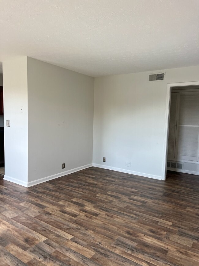 Photo - 9345 Taylorsville Rd