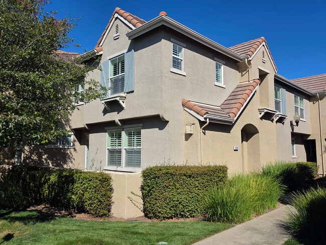 Dante Circle, Roseville, CA. - Dante Circle, Roseville, CA.