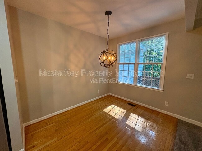 Photo - 4506 Treerose Way