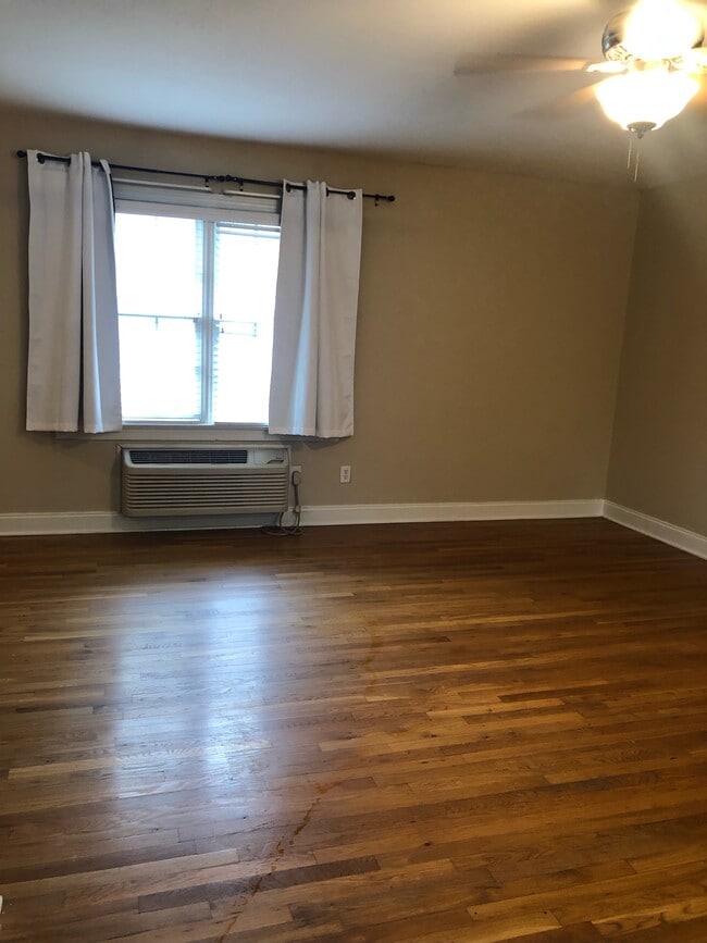 Photo - 337 Martin Luther King Jr Dr Unidad C