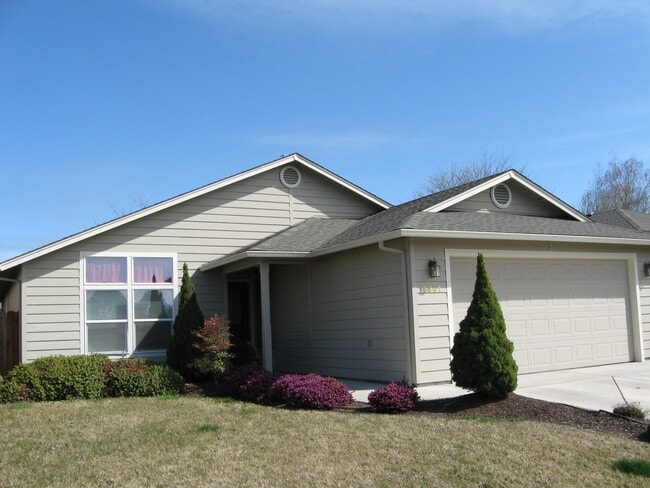 Building Photo - 1361 Clearwater Dr