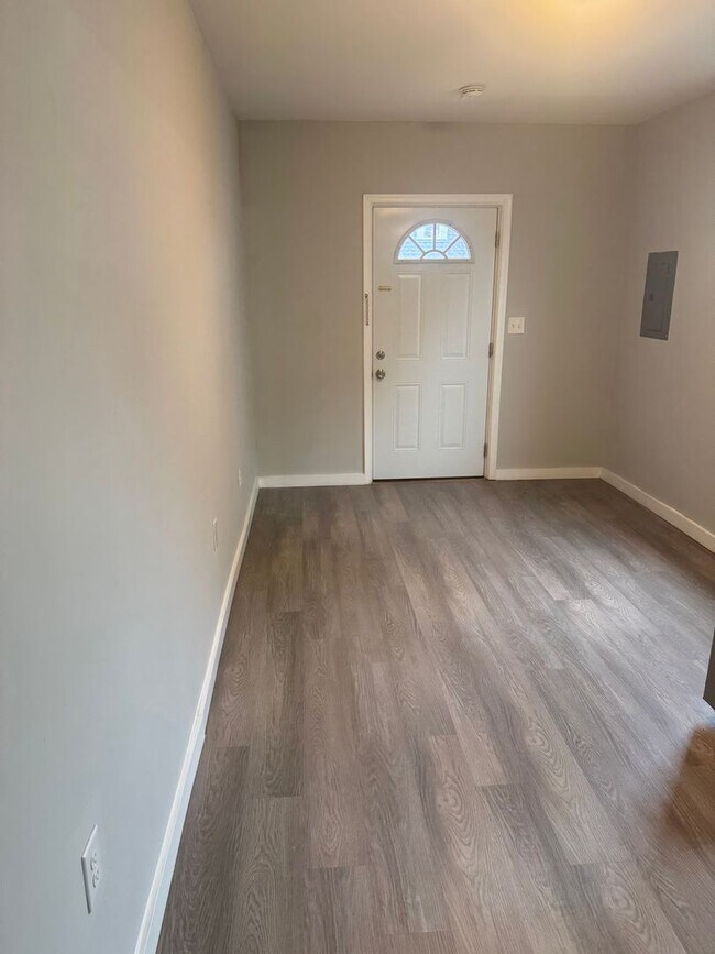 Photo - 52 E Washington Ave Unit B