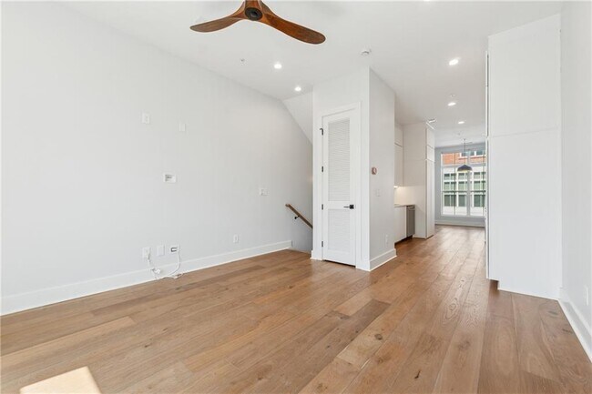 Photo - 75 Boulevard NE