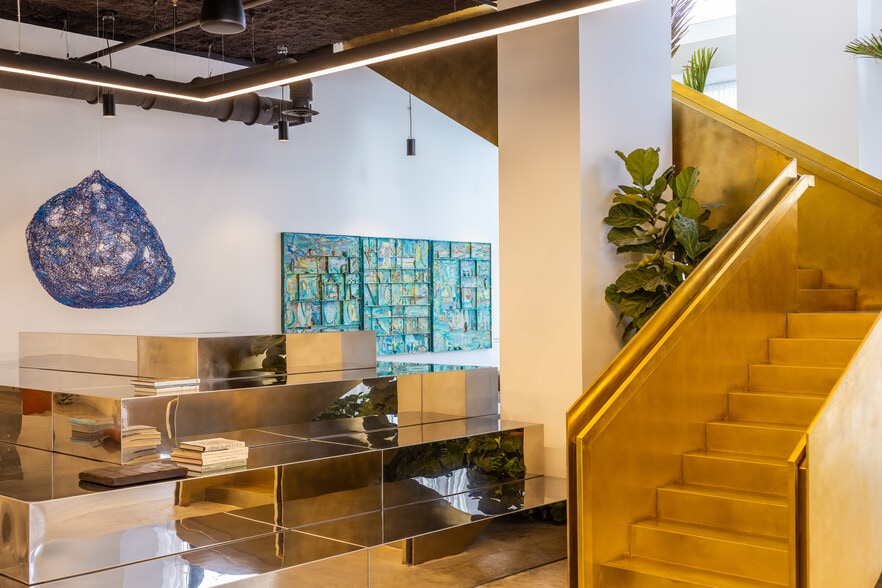 Uni Tower - Lobby