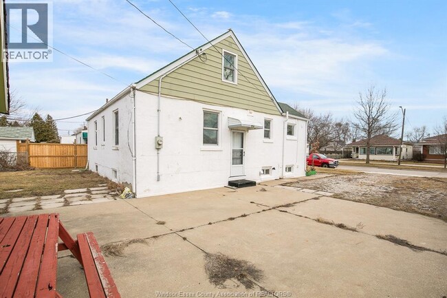 Photo - 2653 Alexis Rd