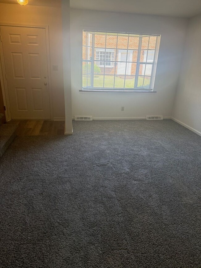 Photo - Adorable 2 Bedroom Convenient to I-29, Shopping & More!