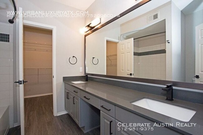 Photo - Statehouse Unidad 111