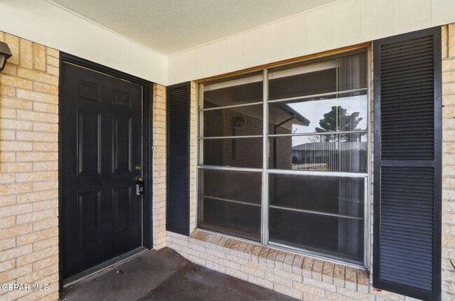 Photo - 7129 Orizaba Ave